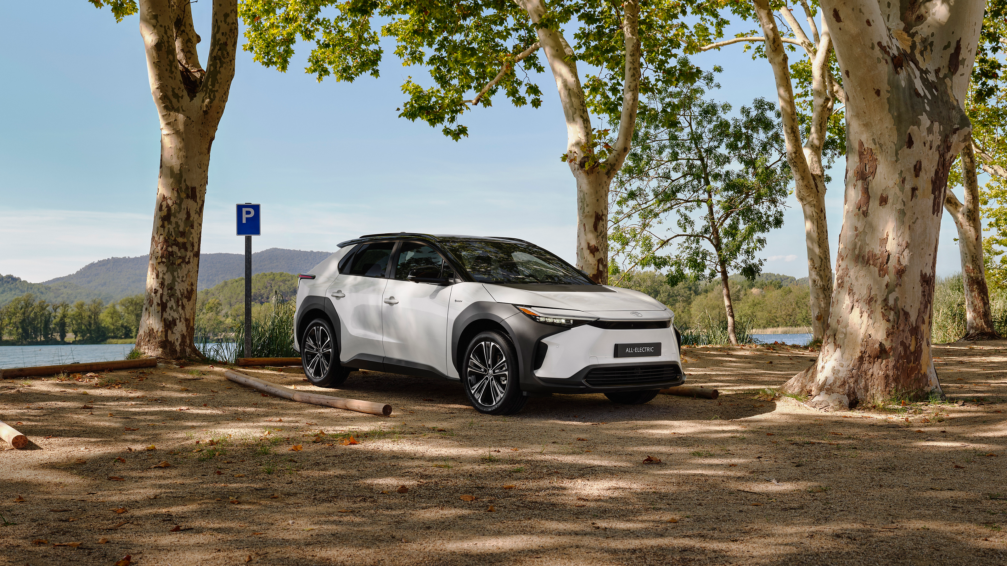 Täyssähköinen Toyota bZ4X