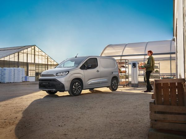 offre-pro-06-2024-1392x1044-nouveau-proace-city-ev
