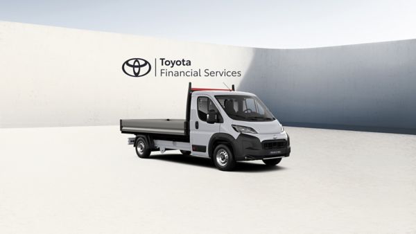 PROACE MAX Benne dans un entrepot