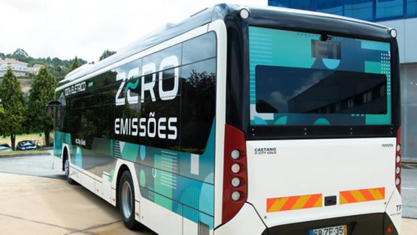 Hydrogen city bus H2.City Gold back view