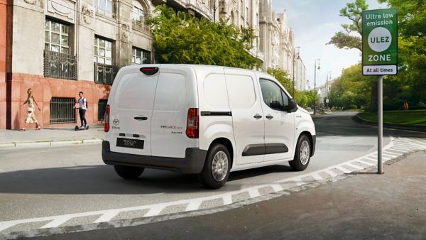 Toyota Proace City driving