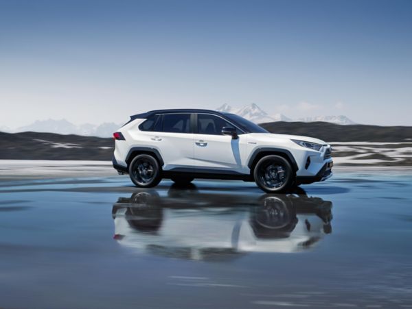 Toyota RAV4 on the sand