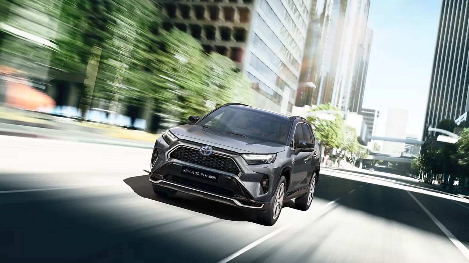 Το RAV4 plug-in στο δρόμο
