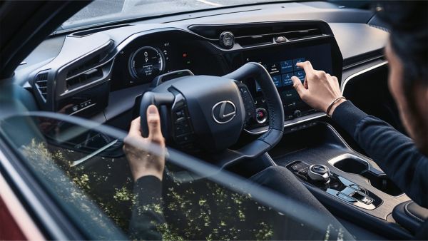 Lexus RZ 450e cockpit