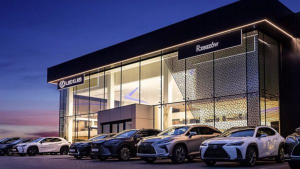 Salon lexus Rzeszów z zewnątrz