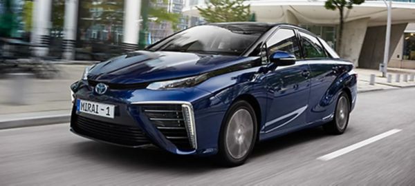 син Toyota Mirai