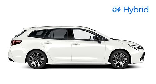 Ein weißer Toyota Corolla Touring Sports ist in der Seitenansicht vor hellem Hintergrund abgebildet.