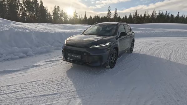 snow-extra-spotlight