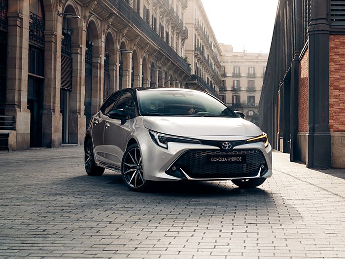 Toyota Corolla TS Dynamic Business dans la ville