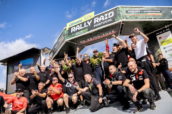 Equipa Toyota a festejar