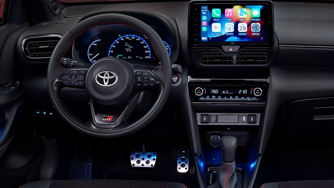 Toyota  Présentation : Yaris Cross GR SPORT (dans la limite des