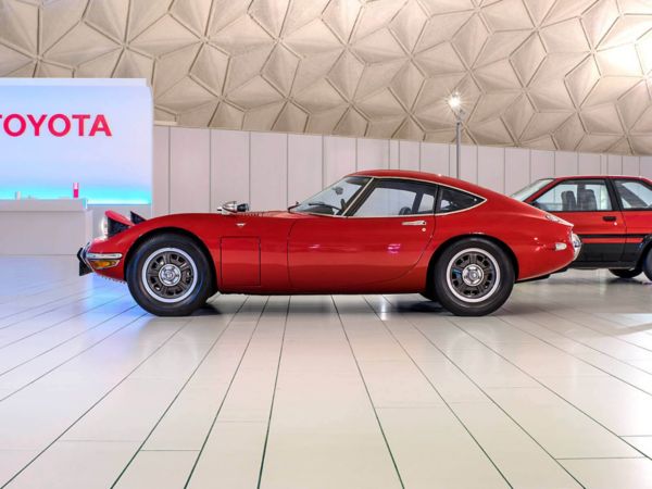 Toyota 2000GT, historia