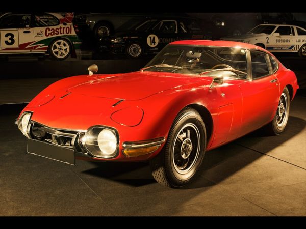 front angle view of Toyota 2000GT