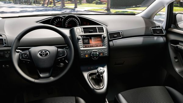 Toyota Verso interior multimedia
