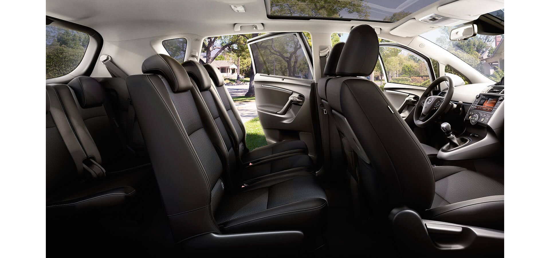 Toyota Verso interior seats