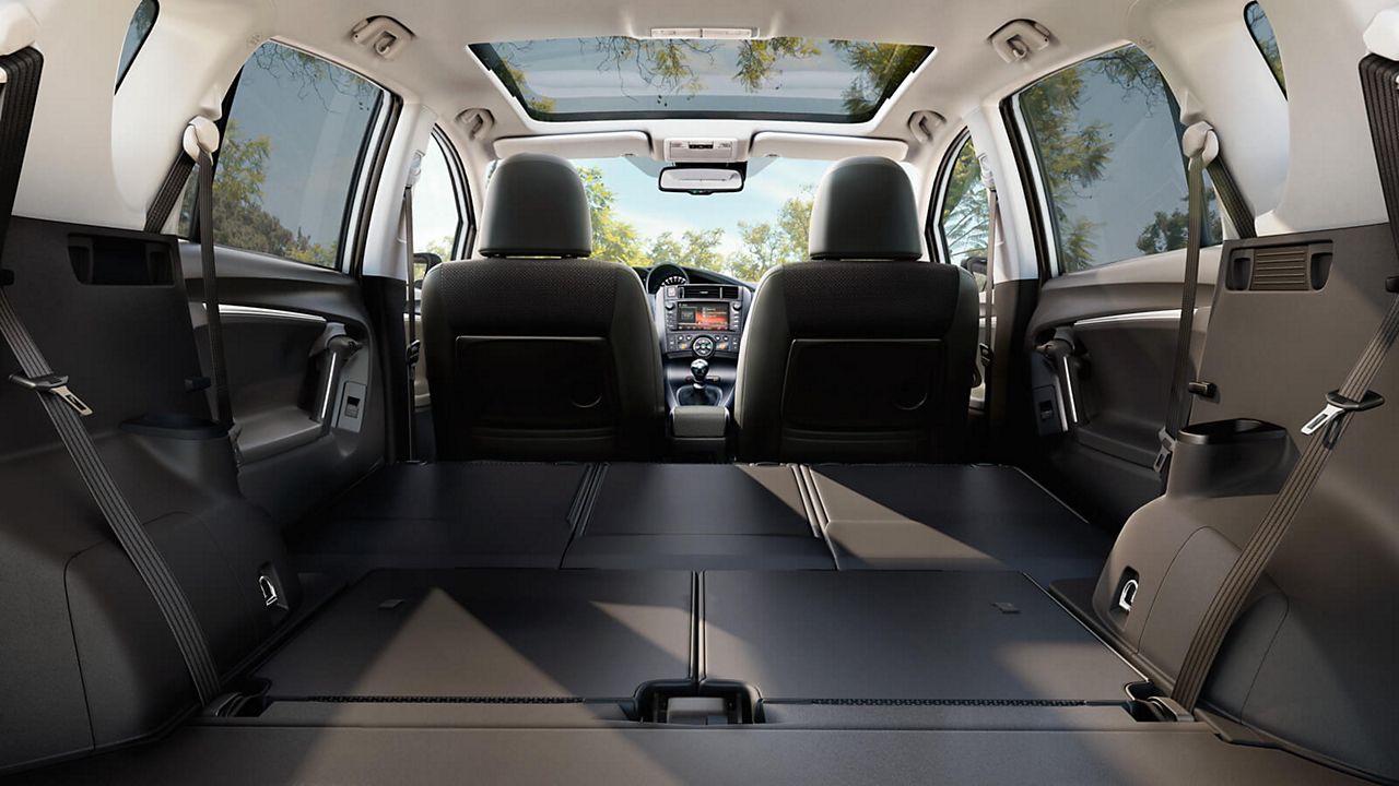 Toyota verso store 3 child seats