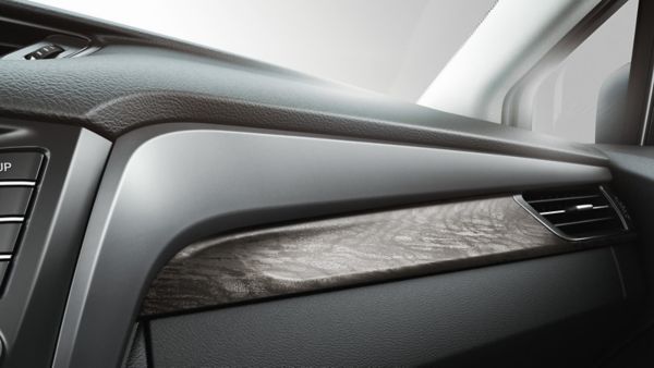 Toyota Avensis interior detail