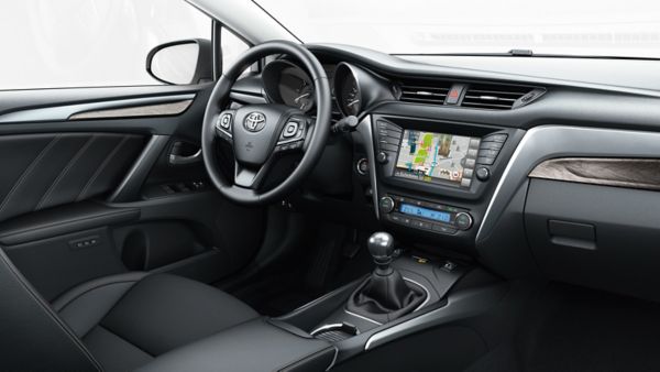 Toyota Avensis interior