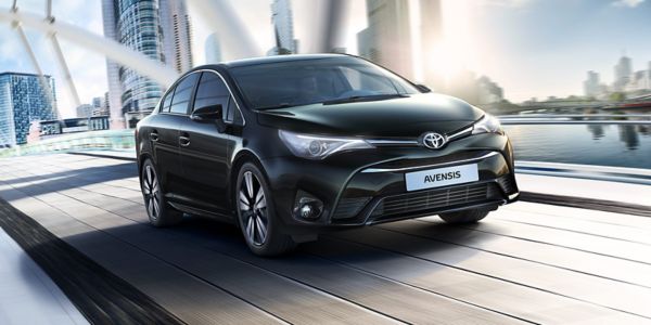 toyota-avensis-exterior-08-full-1