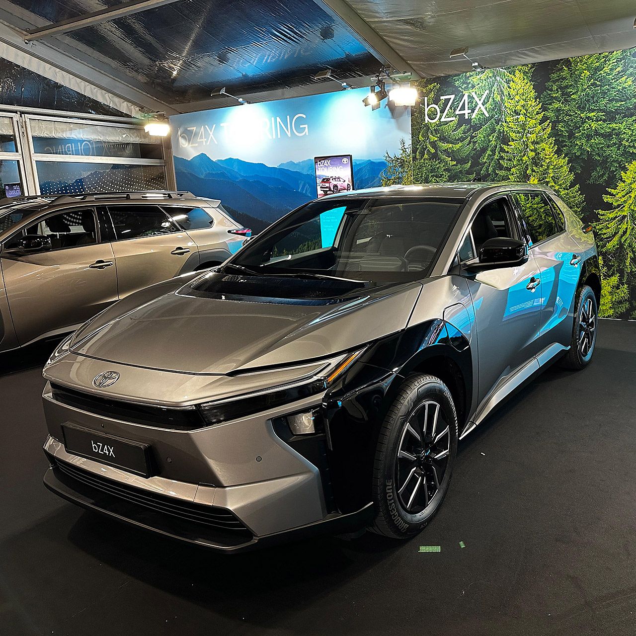 toyota-bZ4x-2025-exterieur-schuin-vooraanzicht-ev-experience