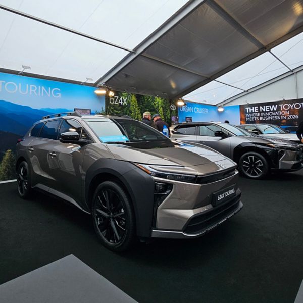Toyota BZ4X Touring 2025 exterieur rechter zijaanzicht EV Experience