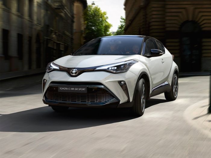 https://scene7.toyota.eu/is/image/toyotaeurope/toyota-c-hr-2021-gallery-02-full_tcm-18-2393599:Medium-Landscape?ts=1667577664433