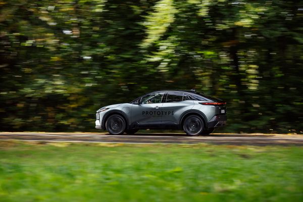 toyota, c, hr, plus, 2026, exterieur, linker, zijkant, dynamsich