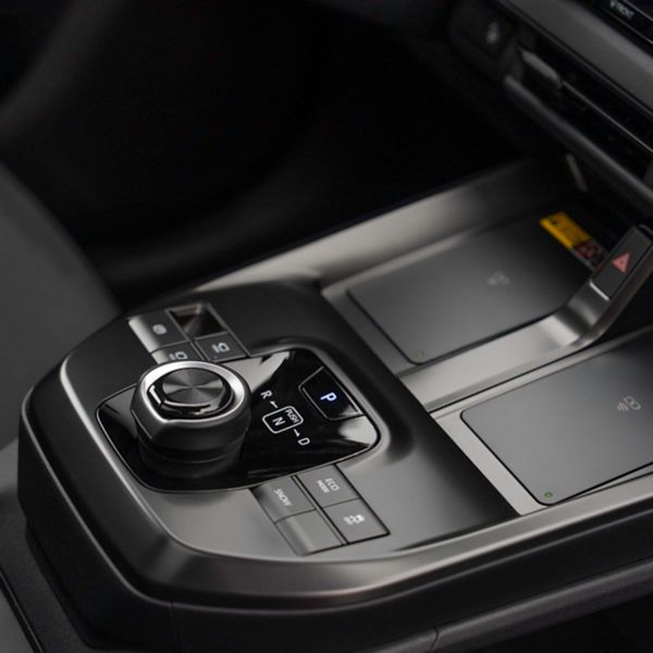 toyota, c-hr, plus, 2026, interieur, console