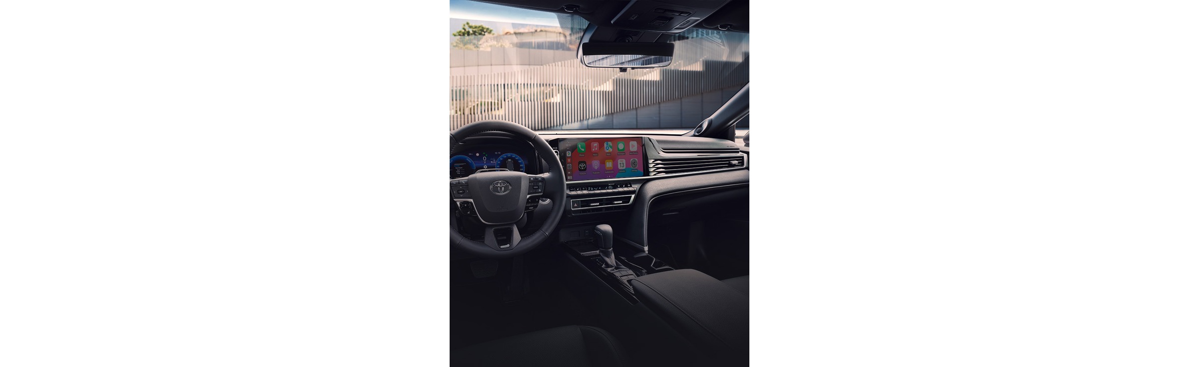 Toyota Camry digitális és vezetőtámogató technológiája