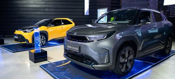 ChatGPT powiedział:  Toyota látványos Várkert Bazár-bemutatón tárta fel 2026-ig érkező modelloffenzíváját a magyar újautópiac számára