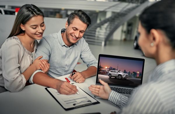 Toyota customer on a laptop