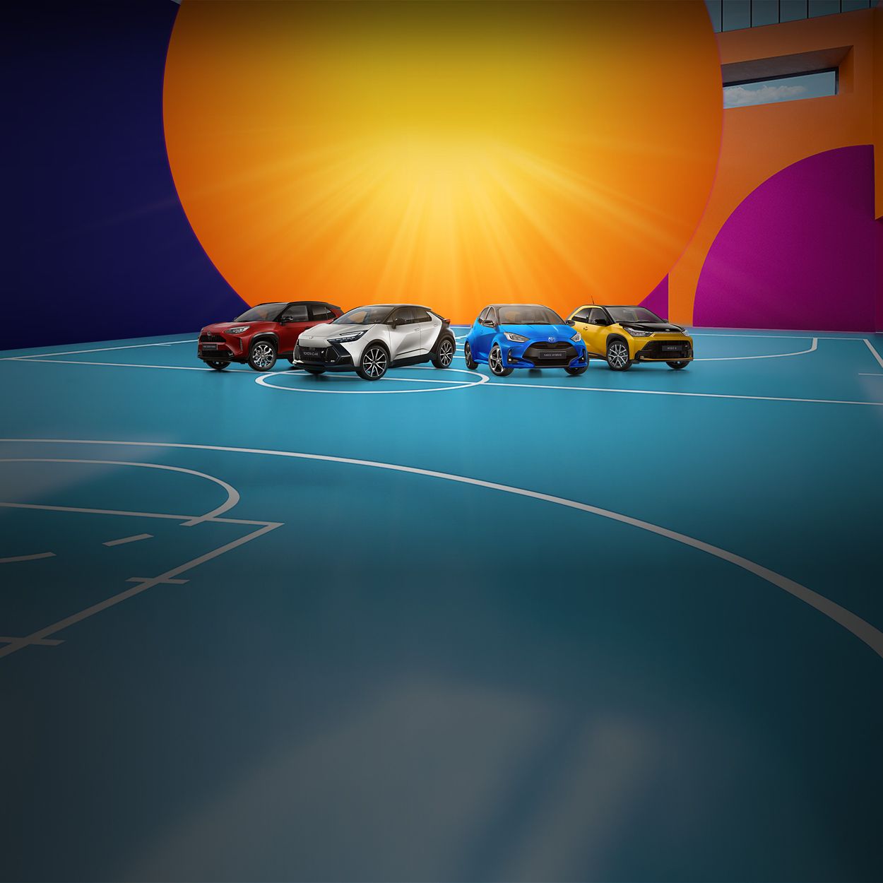 Vier Toyota-Fahrzeuge in Schwarz, Orange und Grau vor einem farbigen, grafischen Hintergrund, nebeneinander auf einer stilisierten Fläche präsentiert.