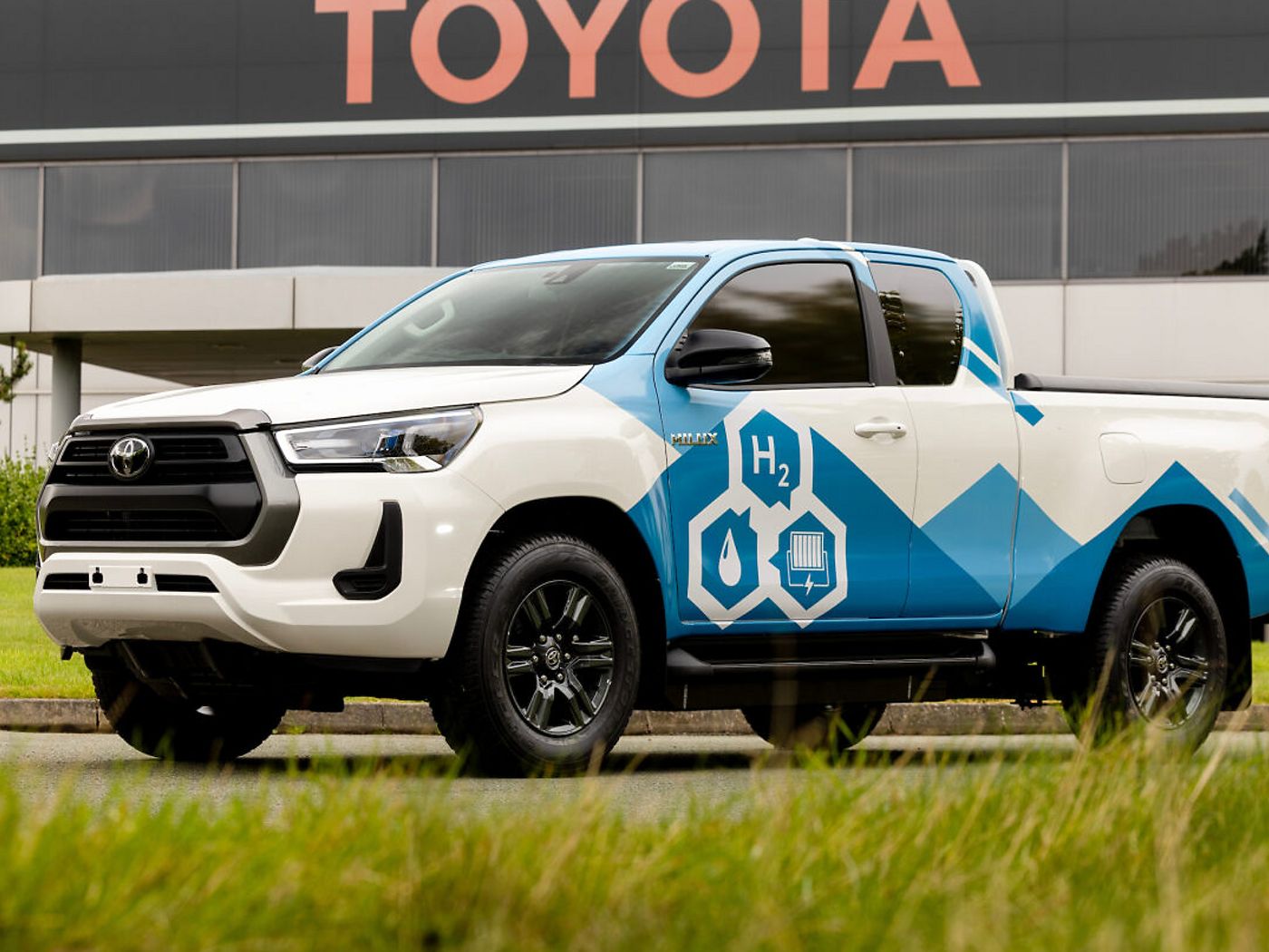 Toyota hilux deals electric