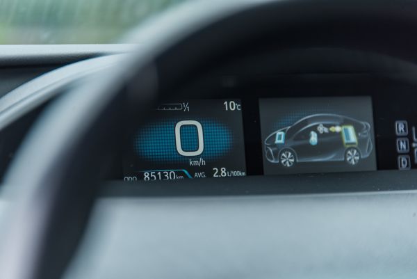 toyota, interieur, dashboard, opladen