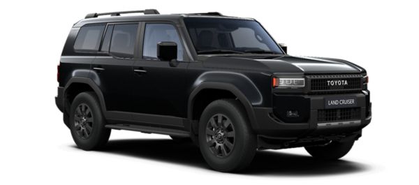 Schwarzer Toyota Land Cruiser steht diagonal zur Kamera vor neutralem Hintergrund