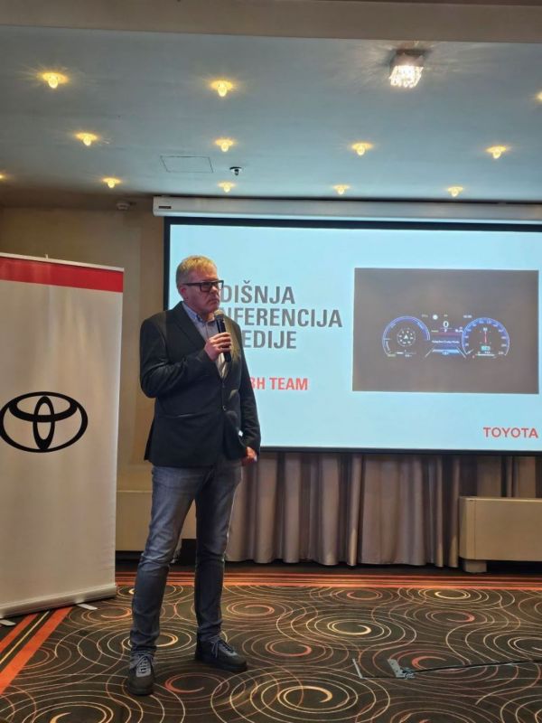 toyota press konferencija