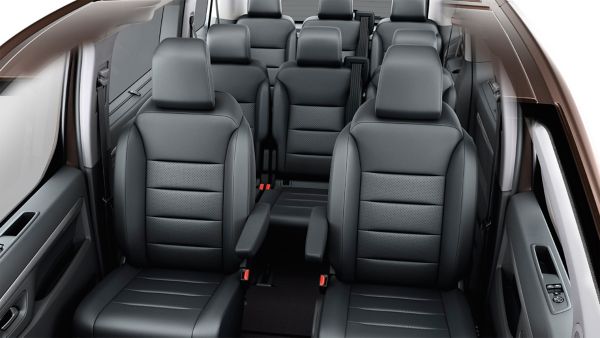 Model shown is Proace Verso Family featuring optional black leather