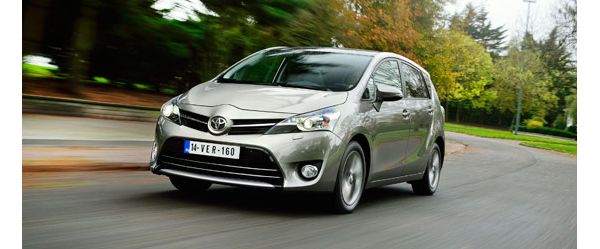 toyota-safety-2014-caring-in-autumn-spotlight