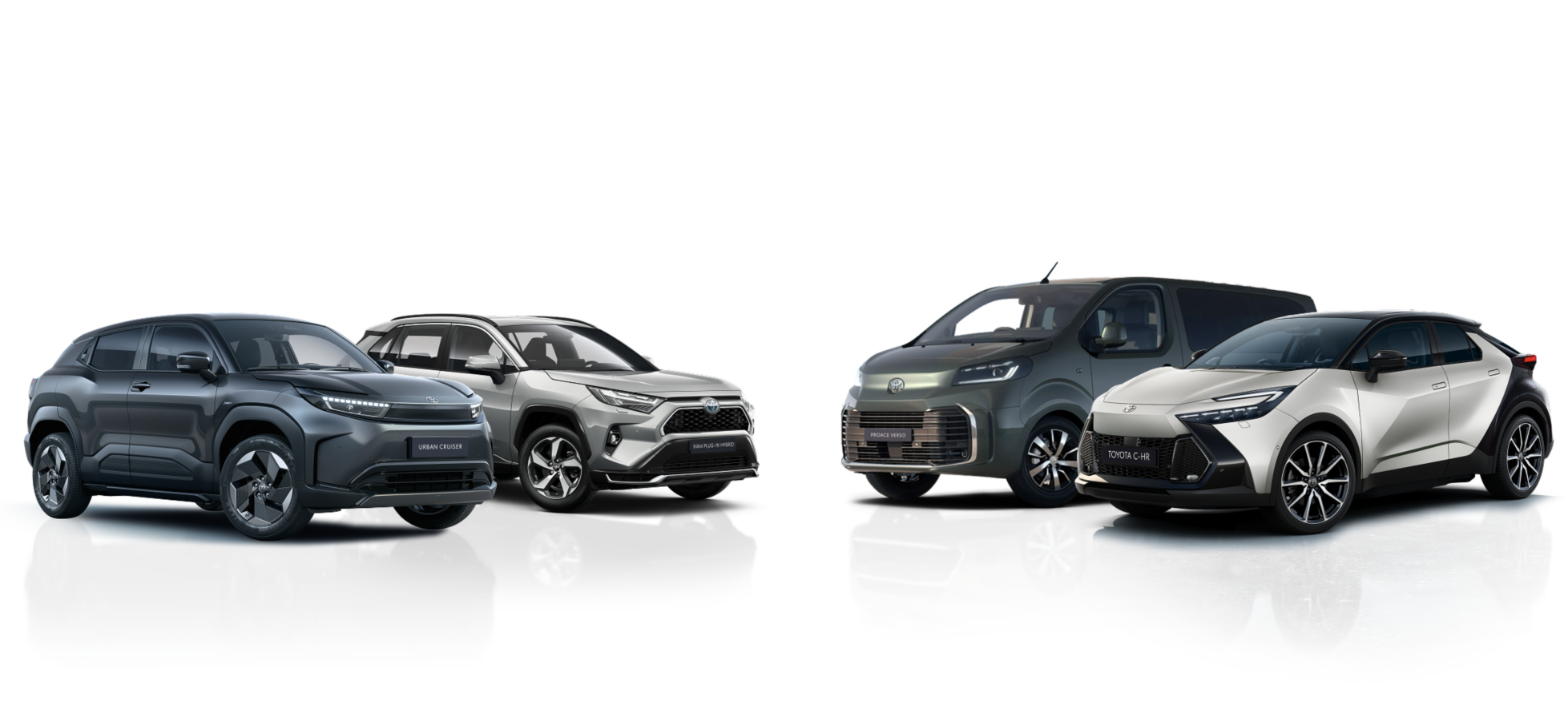 Vier Fahrzeuge - ein grüner Proace City, ein silberner RAV4, ein grauer Proace und ein Toyota C-HR - stehen nebeinander aufgereiht vor neutralem Hintergrund.