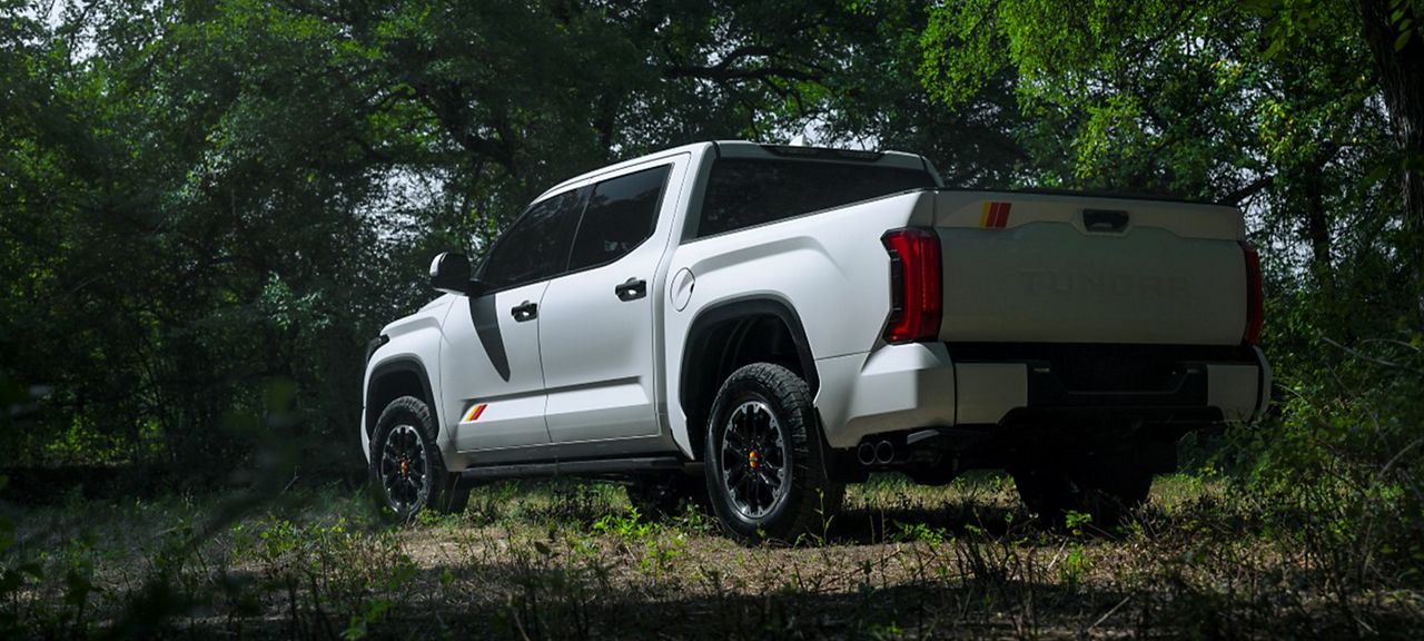 Tundra リバイズド Toyota Tundra o prawdziwie rajdowym charakterze. Nowy pakiet