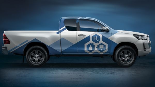 Hilux - Bezemisyjny pick-up z elektrycznym napędem na ogniwa paliwowe