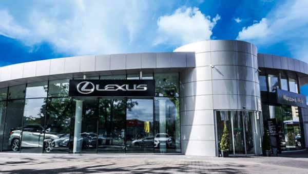 Salon lexus Warszawa Wola z zewnątrz