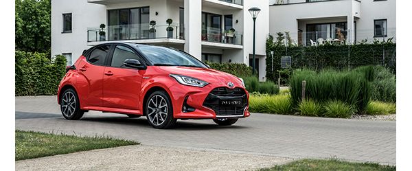 TOYOTA YARIS CZWARTEJ GENERACJI EUROPEJSKIM SAMOCHODEM ROKU 2021