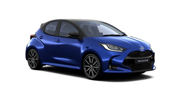 Kırmızı Toyota Yaris ön ve yan görünüşü