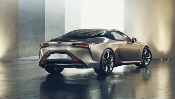 Lexus LC von hinten